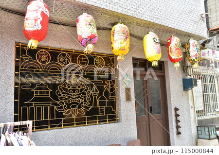 台湾の南部　台南の神農街 115000844