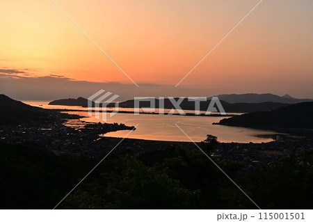 大内峠一字観公園からの朝焼け 大内峠一字観公園からの朝焼け 115001501
