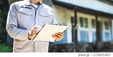 作業着の男性 / 建設や工事関連 作業着の男性 / 建設や工事関連 115001865