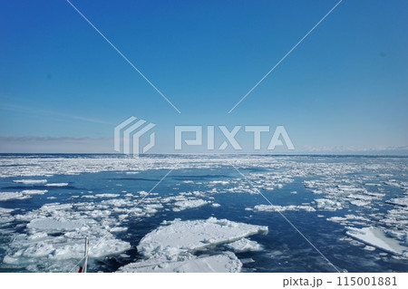 オホーツク海の流氷 115001881