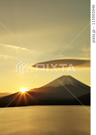日本の夜明け　富士山と太陽 115003046