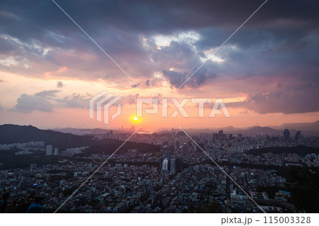 Seoul City skyline and downtown and skyscraper in sunset There is Namsan Mountain and the Han River in the background, Seoul, South Korea. 115003328