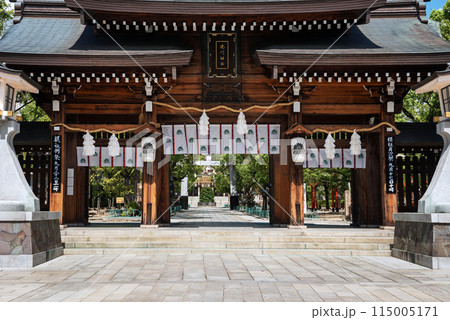 神戸市の湊川神社 115005171