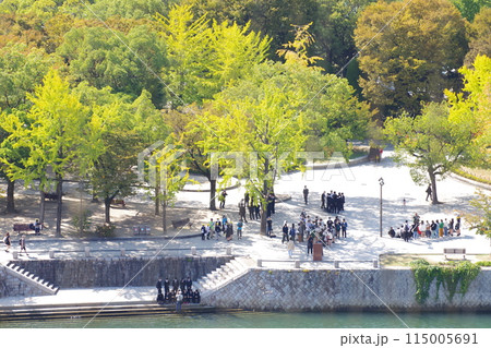 おりずるタワーから眺めた平和公園初秋の景色 115005691