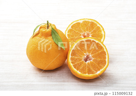 葉付きデコポン 新鮮な不知火 完熟デコポン 柑橘果物 美肌効果 葉付きデコポン 新鮮な不知火 完熟デコポン 柑橘果物 美肌効果 115009132