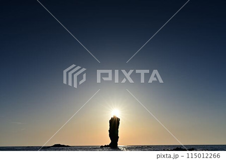 海に沈む夕日 115012266