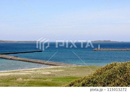礼文島 船泊から眺めるスコトン岬とトド島 礼文島 船泊から眺めるスコトン岬とトド島 115013272