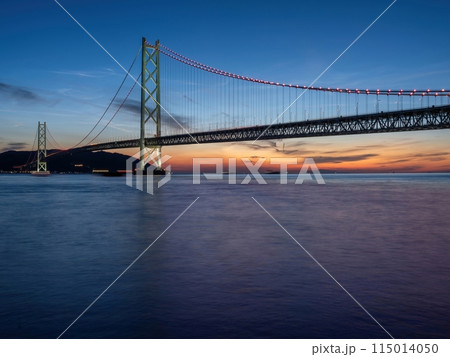 明石海峡で見た日没後の夕焼け情景 明石海峡で見た日没後の夕焼け情景 115014050