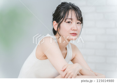 美容・ビューティ・美白・ボディケア・スキンケア・イメージ若いアジア人女性 美容・ビューティ・美白・ボディケア・スキンケア・イメージ若いアジア人女性 115014980