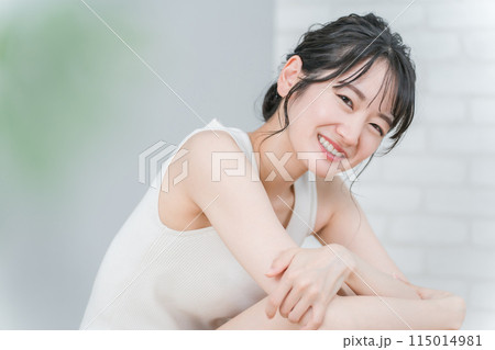 美容・ビューティ・美白・ボディケア・スキンケア・イメージ若いアジア人女性 美容・ビューティ・美白・ボディケア・スキンケア・イメージ若いアジア人女性 115014981