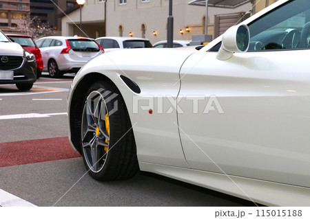 スーパーカー フェラーリ 高級車 パールホワイト 白色 スポーツカー 宝塚 宝塚歌劇駐車場 スーパーカー フェラーリ 高級車 パールホワイト 白色 スポーツカー 宝塚 宝塚歌劇駐車場 115015188
