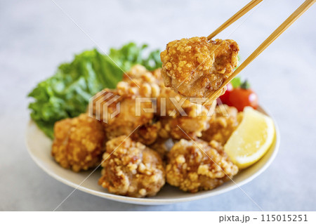 鶏のから揚げ 115015251