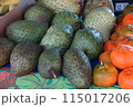 ハワイ・南国フルーツの陳列 115017206
