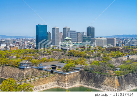 【都市風景】春の大阪城公園とOBPのビル群【大阪城天守閣】 【都市風景】春の大阪城公園とOBPのビル群【大阪城天守閣】 115017414