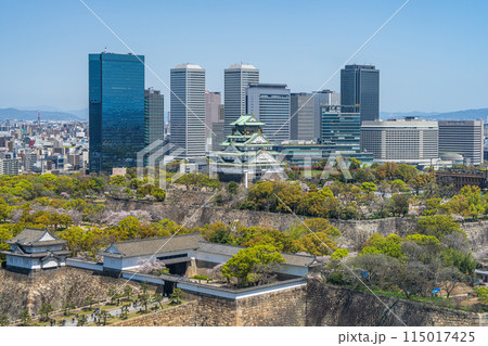 【都市風景】春の大阪城公園とOBPのビル群【大阪城天守閣】 115017425