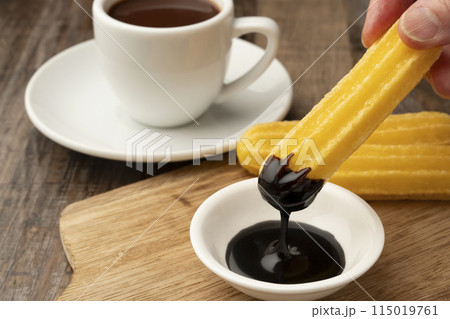 チュロス 持ち上げる 手元 チュロス 持ち上げる 手元 115019761