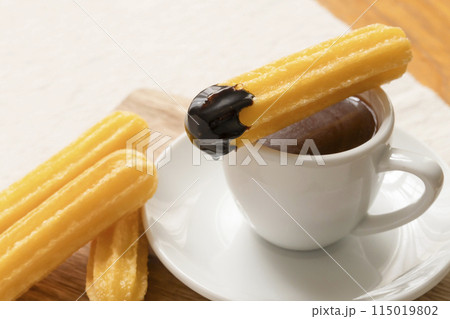 チュロス　　カップに乗せた 115019802