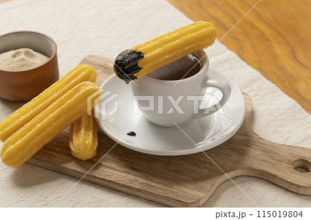 チュロス　　カップに乗せた 115019804