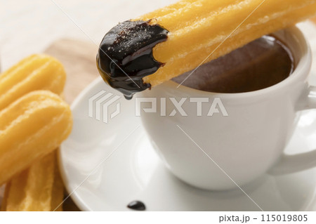 チュロス　　カップに乗せた 115019805