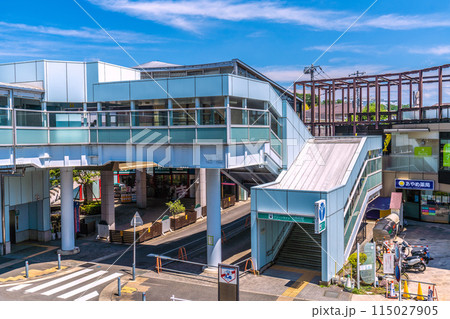 日本の横浜都市景観 横浜市営地下鉄グリーンライン 川和町駅などを望む 115027905