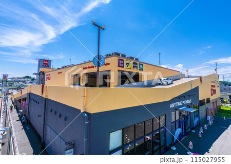 日本の横浜都市景観 横浜市営地下鉄グリーンライン 川和町駅などを望む 115027955