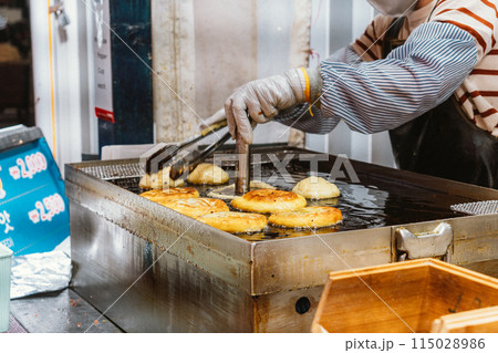 韓国　ストリートフード　ホットク 115028986