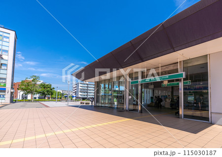日本の横浜都市景観 横浜市営地下鉄グリーンライン 都筑ふれあいの丘駅などを望む 115030187