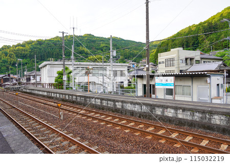 双岩駅（JR四国・予讃線） 115032219