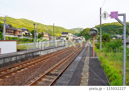 双岩駅（JR四国・予讃線） 115032227