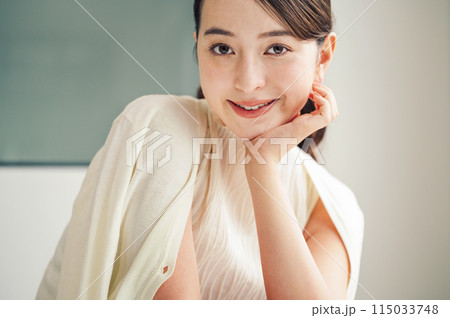 若い女性の美容・ビューティーイメージ 115033748