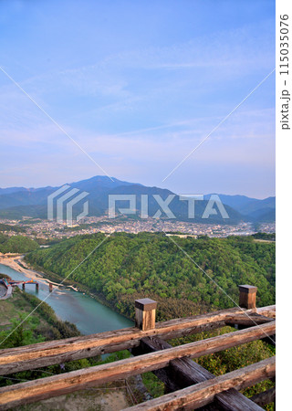 《岐阜県》中津川市 苗木城跡からの風景 《岐阜県》中津川市 苗木城跡からの風景 115035076