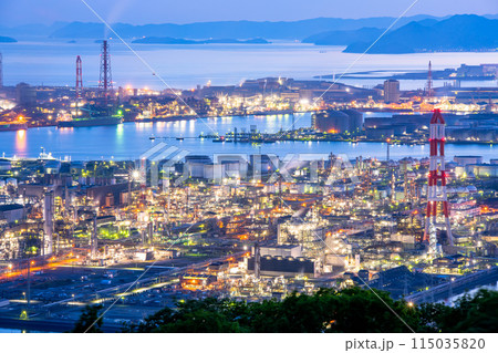 岡山県　倉敷市　水島工場夜景 115035820