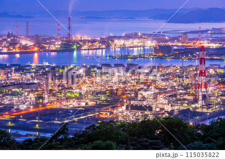 岡山県 倉敷市 水島工場夜景 岡山県 倉敷市 水島工場夜景 115035822