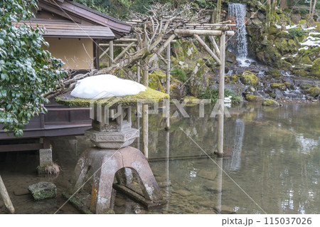 石川県の文化財指定庭園「兼六園」の風景 石川県の文化財指定庭園「兼六園」の風景 115037026