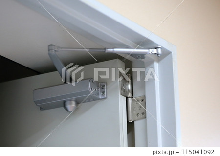 ドアクローザー（ドアチェック） 115041092