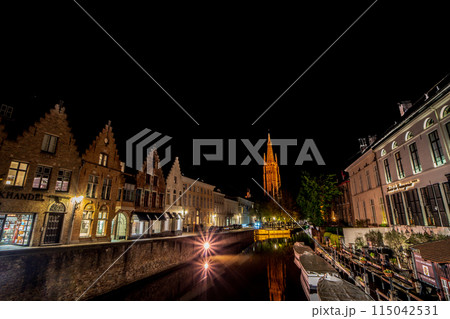 ベルギー　ブルージュ　ダイフェル運河　ライトアップ 115042531
