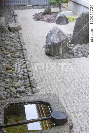 京都　聖護院門跡　坪庭 115042724