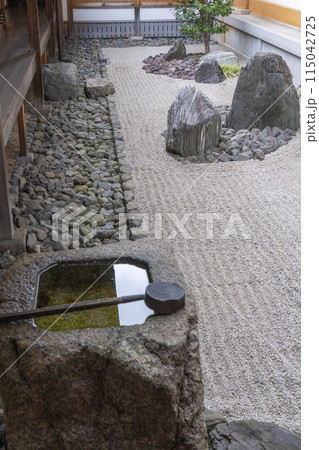 京都　聖護院門跡　坪庭 115042725