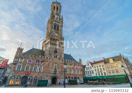 ベルギー　ブルージュ　ブルッヘの鐘楼　早朝 115043132