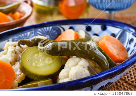 野菜のエスカベーチェ（メキシコ料理）Verduras en escabeche 115047868