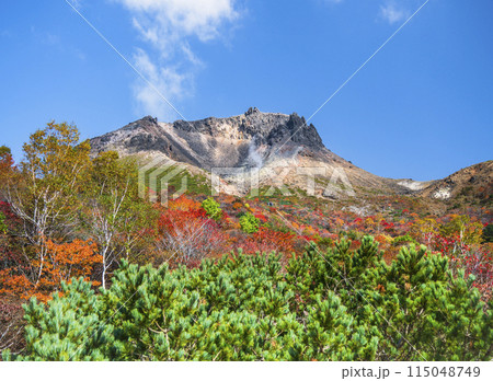 紅葉の那須岳（茶臼岳）【栃木県・那須塩原市】 115048749