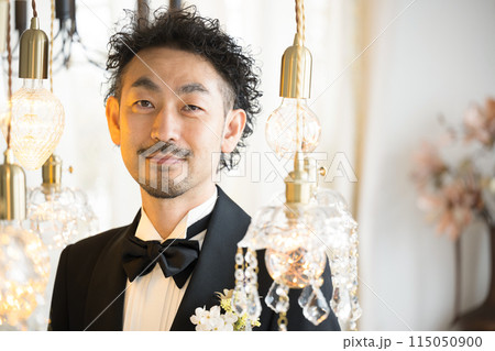 新郎のイメージ　結婚式の前撮りなど 115050900