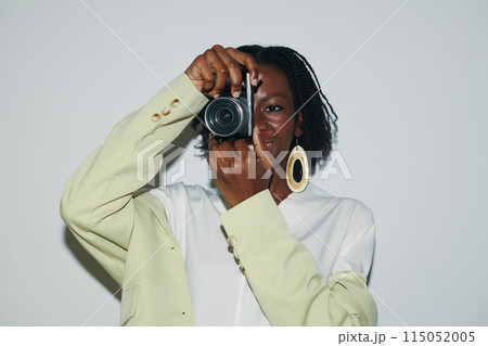 Black Woman Enjoying Taking Photos Black Woman Enjoying Taking Photos 115052005