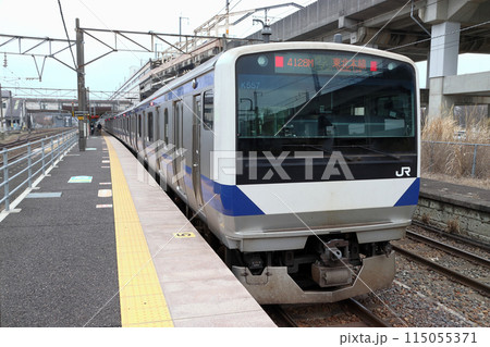 新白河駅に停車中の東北本線E531系電車（黒磯行） 115055371
