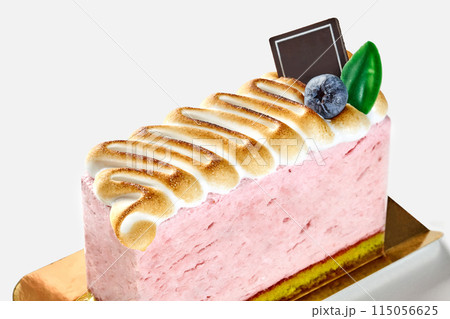 Berry mousse cake with toasted meringue and blueberry Berry mousse cake with toasted meringue and blueberry 115056625