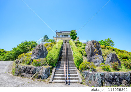 初夏の肥前犬山城展望台 佐賀県白石町 初夏の肥前犬山城展望台 佐賀県白石町 115056862
