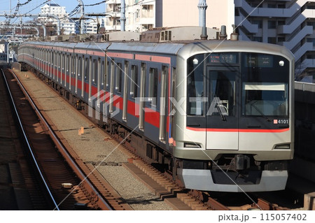 東急・5050系 東急・5050系 115057402