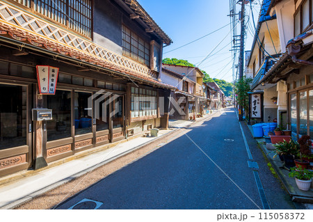 島根県 温泉津の町並み 島根県 温泉津の町並み 115058372