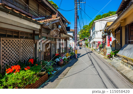 島根県　温泉津の町並み 115058420