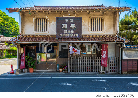 島根県　温泉津の町並み 115058476